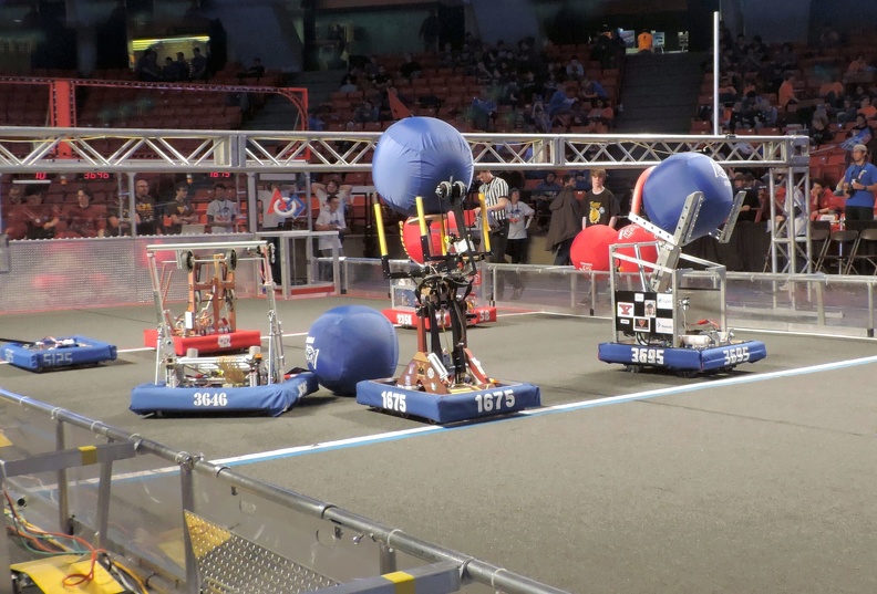 2014-frc-midwest-regional---practice-matches_13784413413_o.jpg